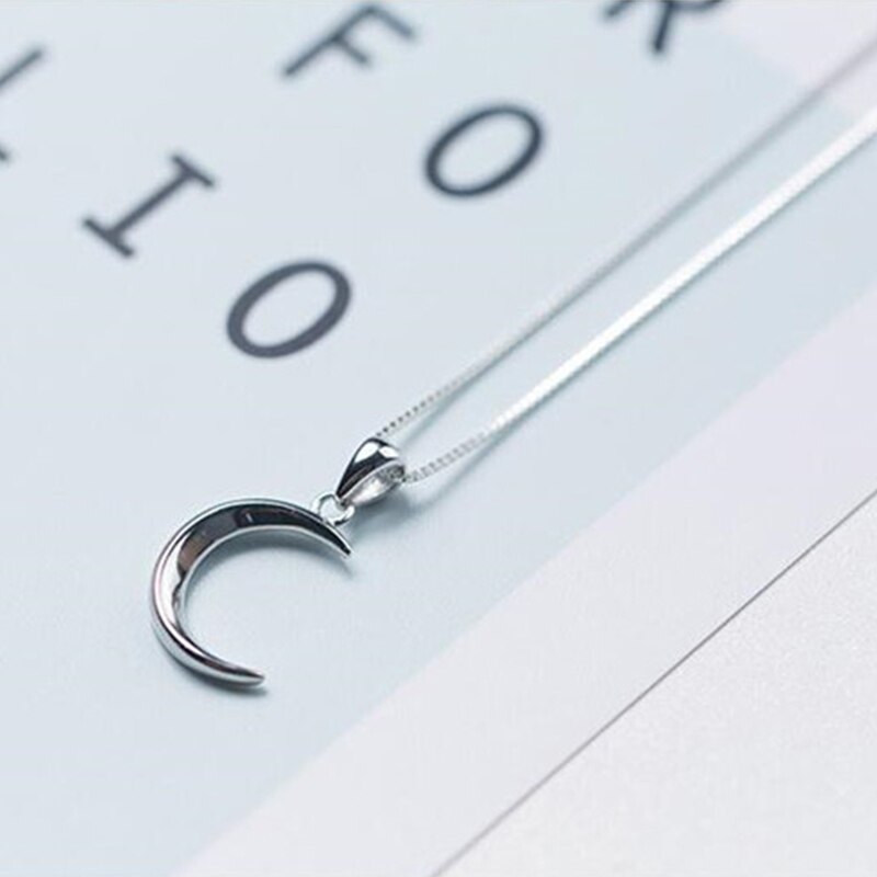 Zarte Silber-Halbmondkette